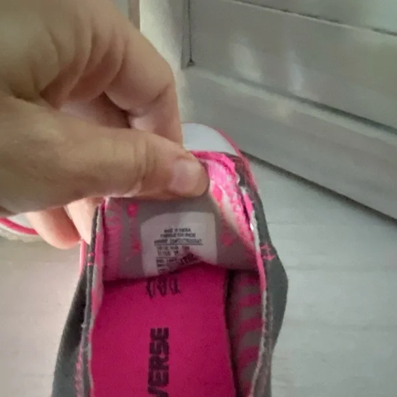 Little Kids Size 11 Converse Sneakers - Grey/Pink - Picture 8 of 8